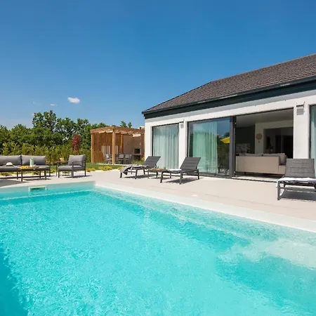 Ferienhaus Mit Privatpool Fur 8 Personen Ca 180 Qm In Oklaj, Dalmatien Dalmatinisches Hinterland Σπίτι διακοπών *