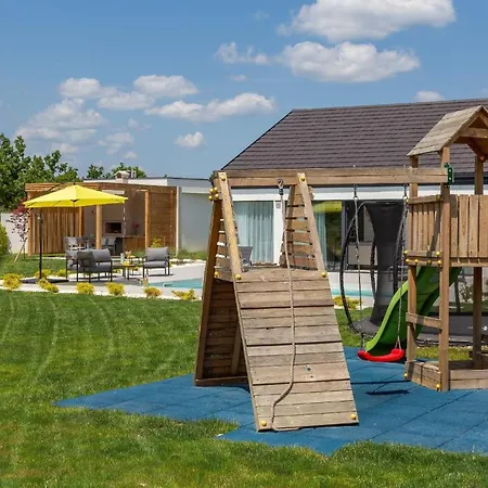 Ferienhaus Mit Privatpool Fur 8 Personen Ca 180 Qm In Oklaj, Dalmatien Dalmatinisches Hinterland Σπίτι διακοπών Oklaj