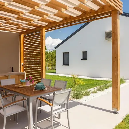 Ferienhaus Mit Privatpool Fur 8 Personen Ca 180 Qm In Oklaj, Dalmatien Dalmatinisches Hinterland *